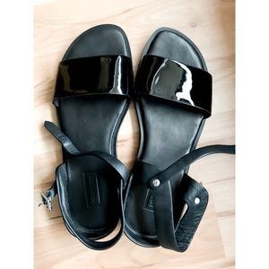 • Hunter Patent Leather Sandals • Size 8